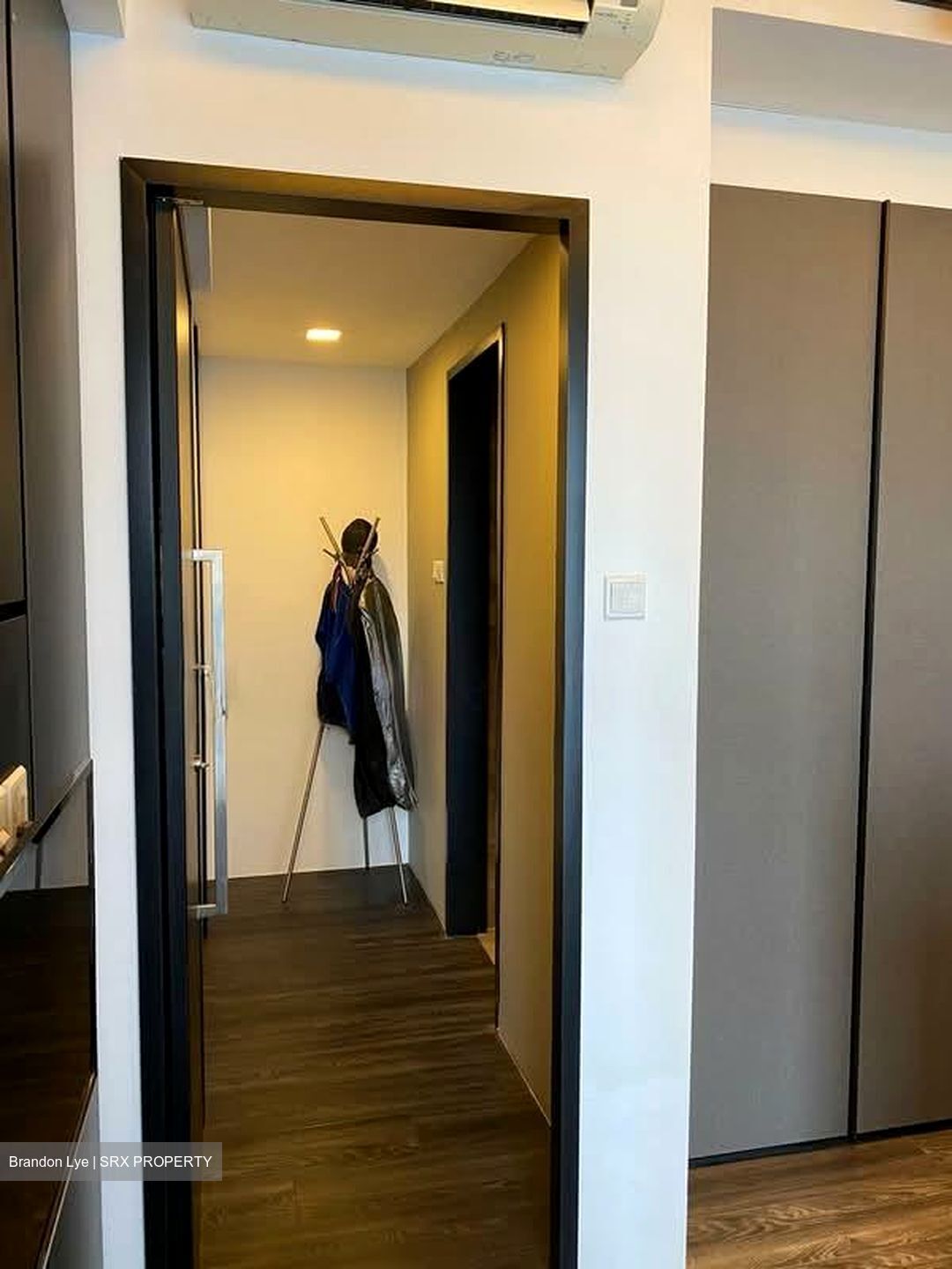 UE Square (D9), Apartment #546631591